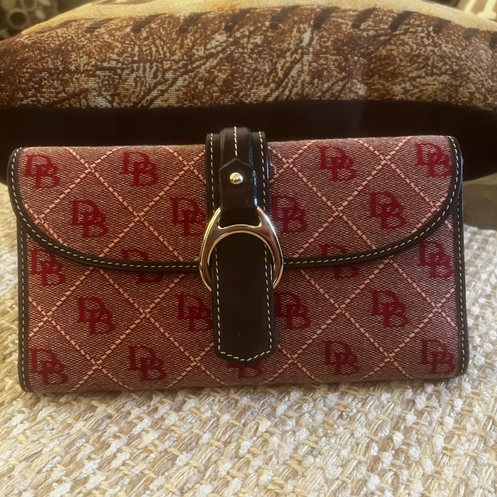 DOONEY & BOURKE Signature Checkbook Wallet